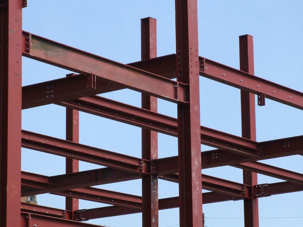 Estructura de vigas de acero de un edificio en construcción